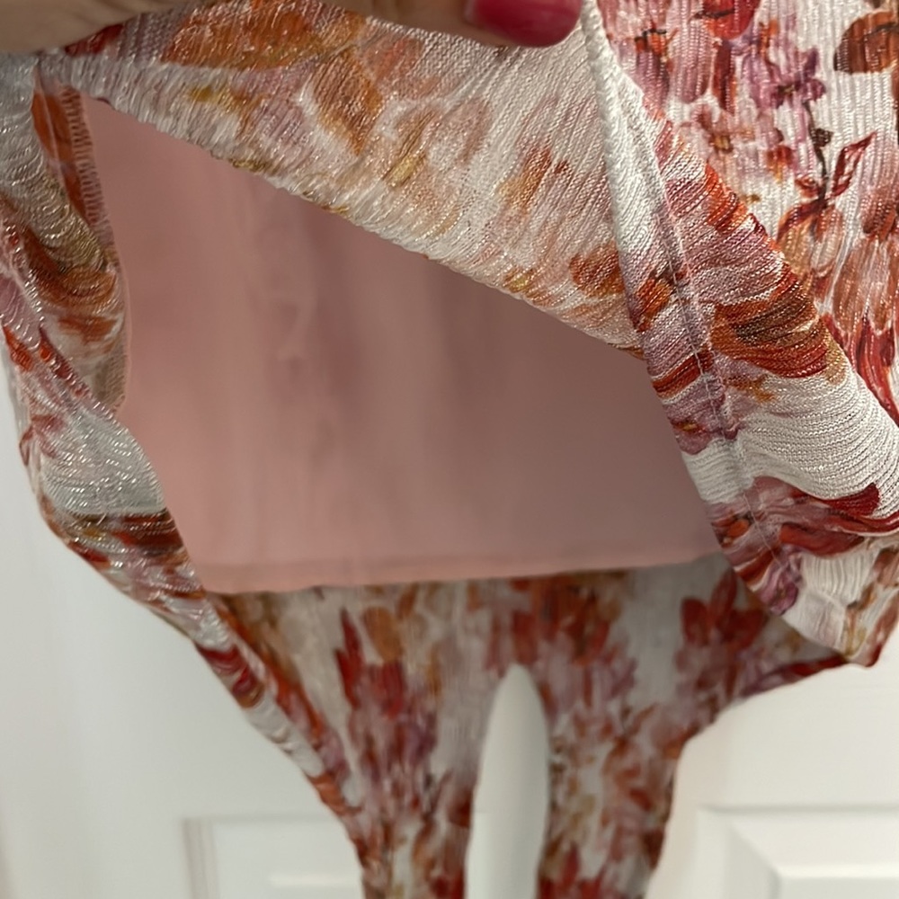 Shiny floral tie front Top - Picture 7 of 8